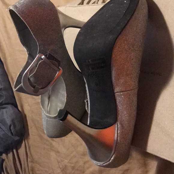 Shoes - Picture 3 of 3